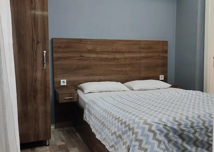 Smyrna Homes & Suits