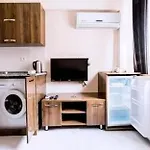 Smyrna Homes & Suits 3*