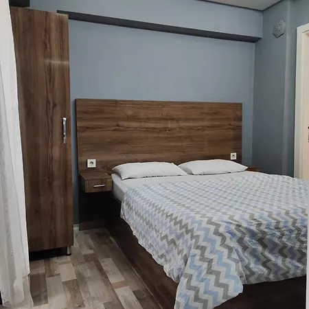 Smyrna Homes & Suits