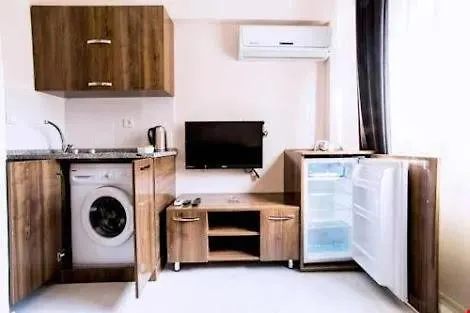 Smyrna Homes & Suits 3*