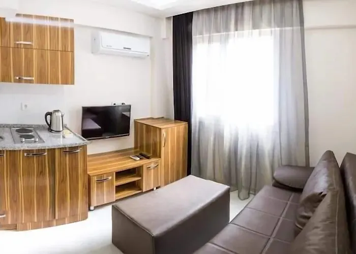 Smyrna Homes & Suits